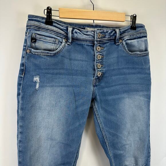KanCan Estilo Medium Rise Distressed Knee Butterfly Button Jeans Womens 15/31 - Picture 3 of 16